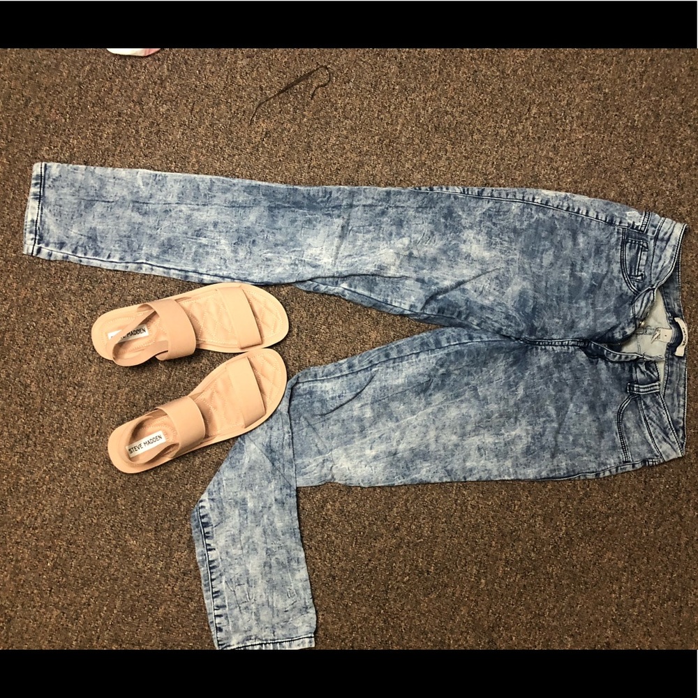 Light bleached jeans